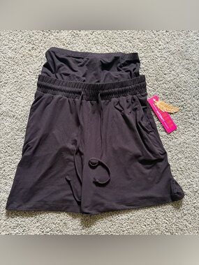 Feathers Maternity Over The Belly Short Black Womens Size S NWT Stretch Soft